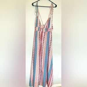 Lulu’s Maxi Dress. Maxin Relaxin Multi Print Dress.